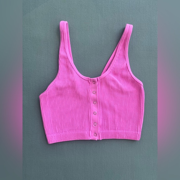 Aerie Woman’s Pink Crop Top Size Medium Tank Ribbed Snaps Summer - Picture 2 of 6